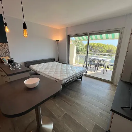 Baie Des Anges Apartmán *